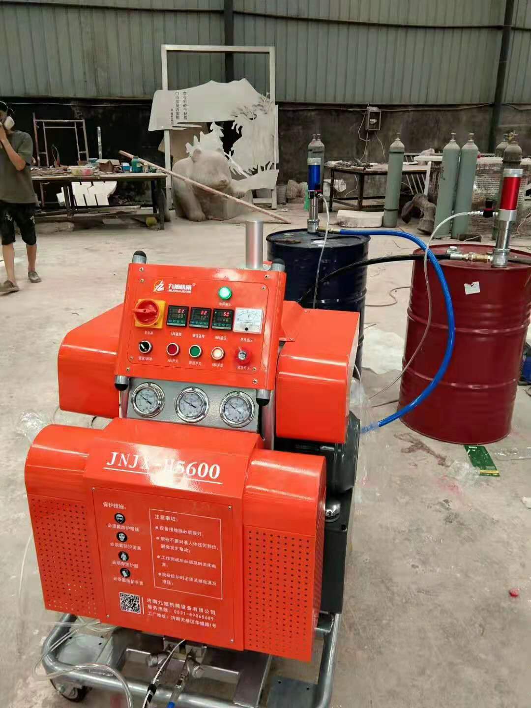 聚脲喷涂JNJX-H5600聚脲泡沫道具喷涂机(图2)